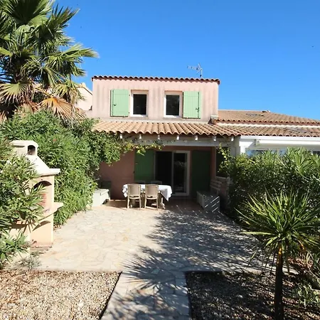 Villa Belle Villa: Secure Seaside Retreat With Pool *